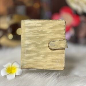 AUTHENTIC LOUIS VUITTON CREAM COLOR EPI LEATHER PORTE BILLES COMPACT WALLET